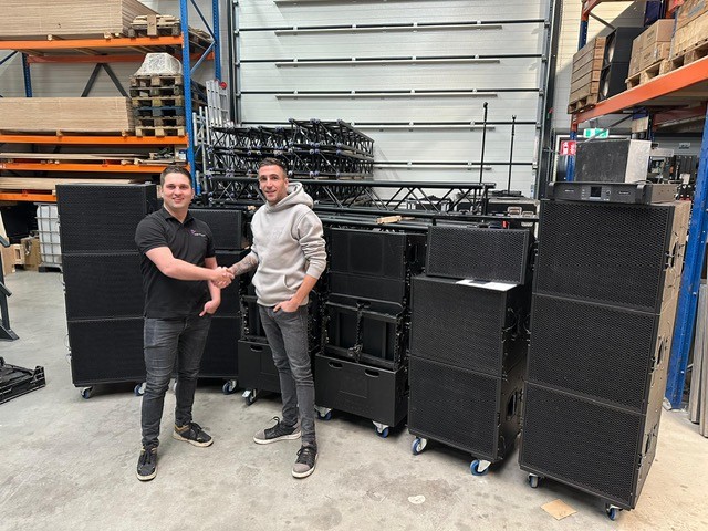 Investering in Advanced Acoustics PA en Lab Gruppen versterking