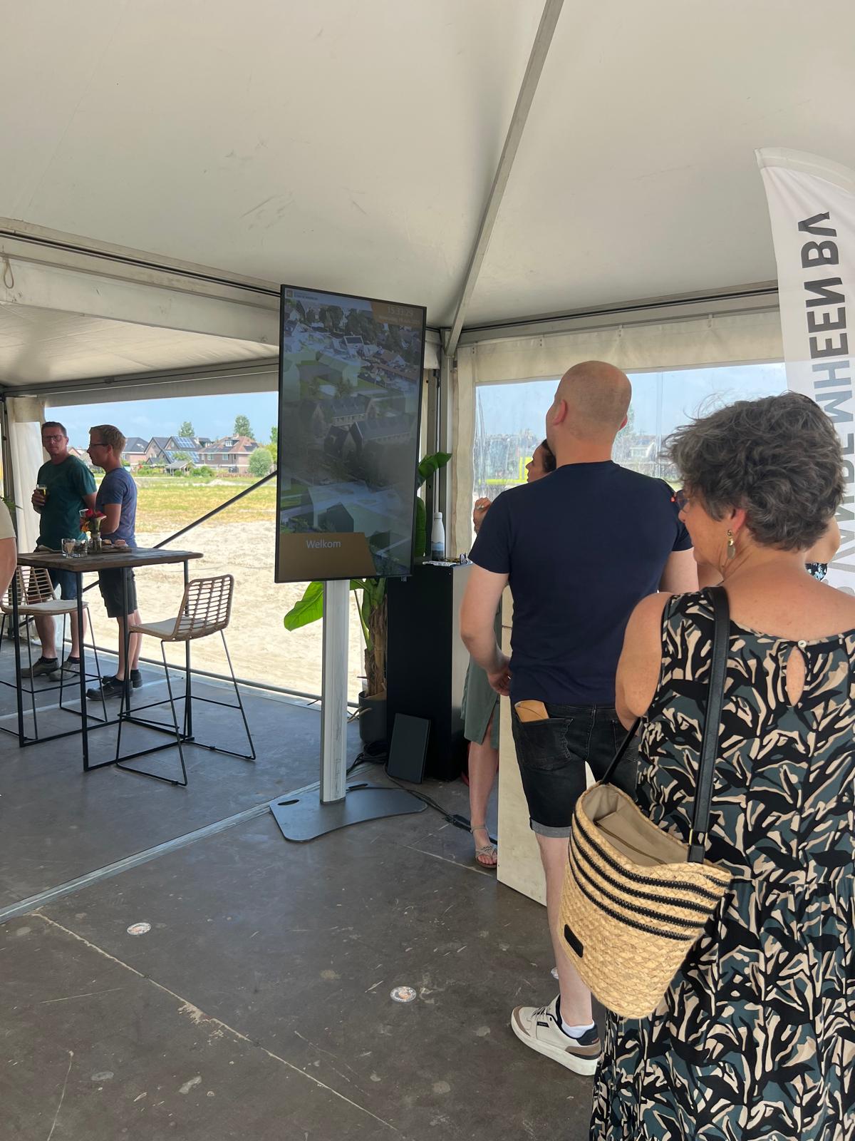 Interactieve naambeleving tijdens bouwopeningen voor Van de Mheen